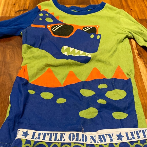 Boy’s Size 5 Bundle of 3 Cotton Pajamas: 1 GAP Lion, 2 Old Navy Pirate &Dinosaur - Picture 5 of 5